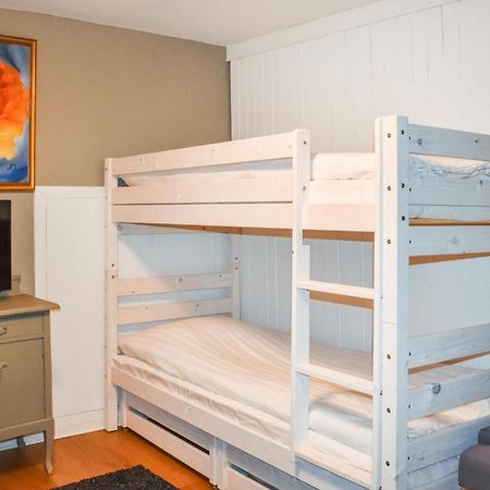 1 Bedroom Amazing Apartment In Ystad Bagian luar foto
